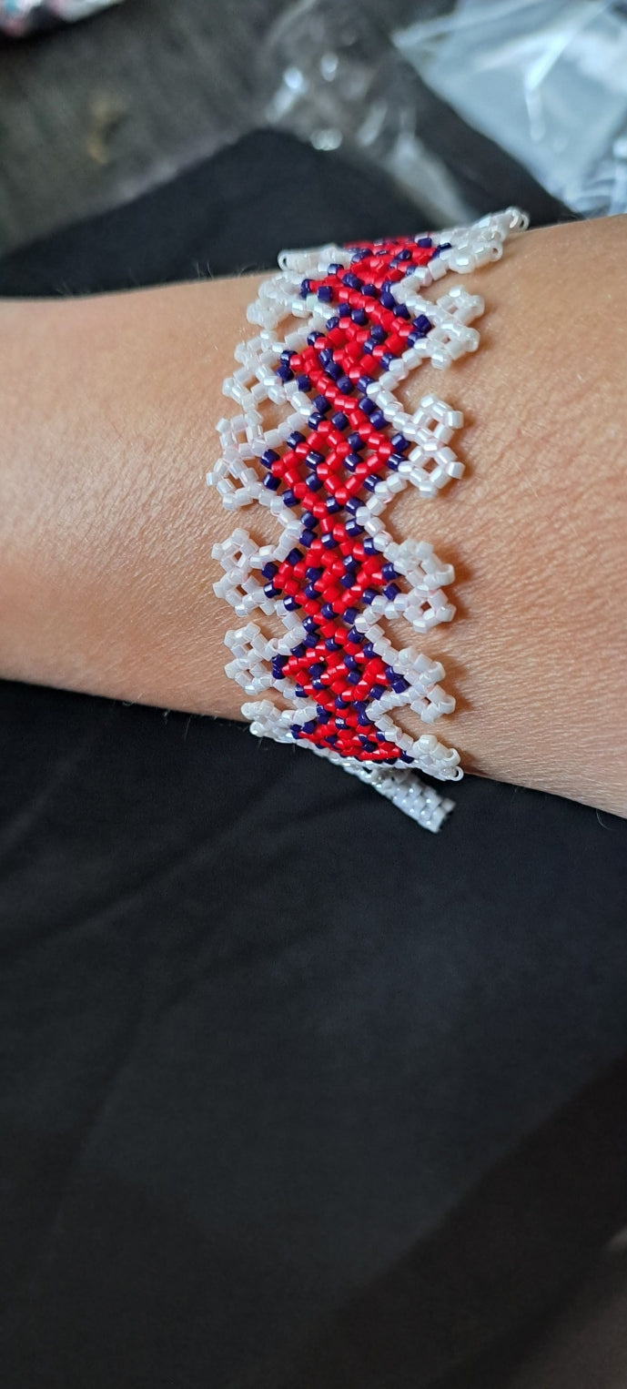 Red, white and blue zigzag lace beaded bracelet.